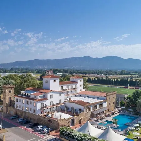 Castell Blanc فندق إمبوريابرافا
