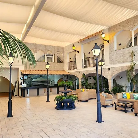 Hotel Castell Blanc 3*