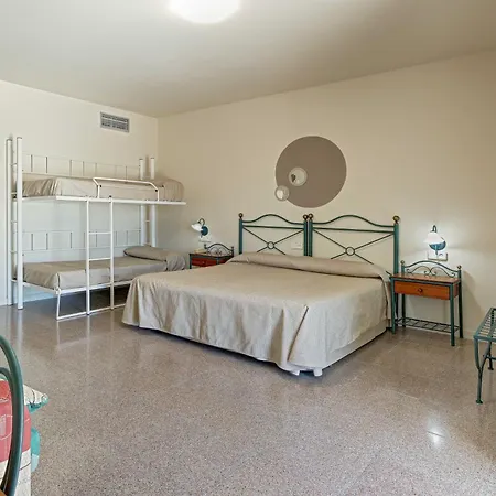 Hotel Castell Blanc Ampuriabrava