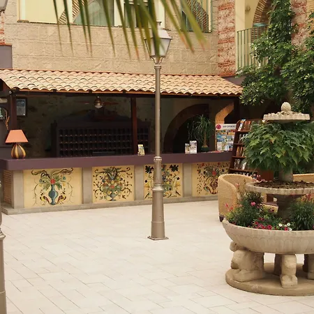 Hotel Castell Blanc 3*