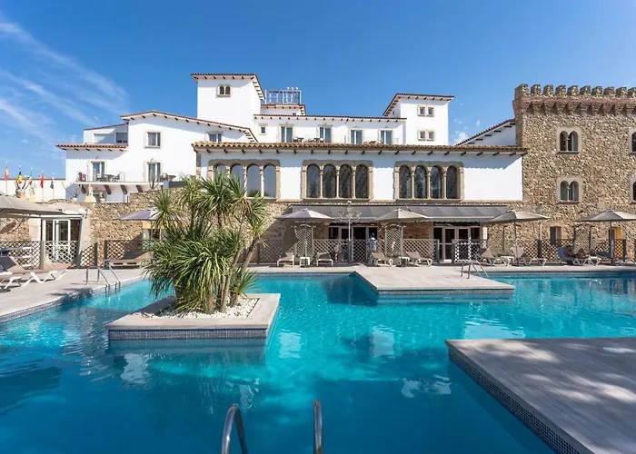 Castell Blanc فندق 3*