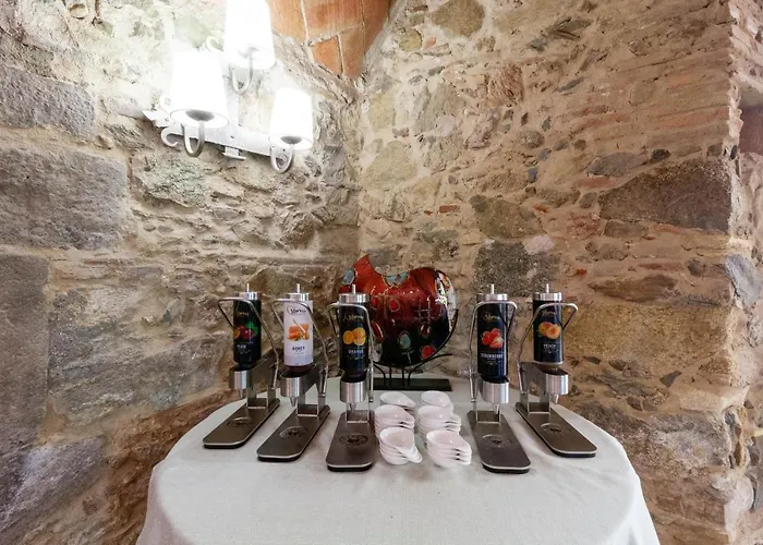 Castell Blanc فندق 3*